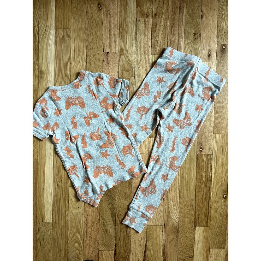 2-Bundle Gap Sleepwear Pajama Sets - Sharks (Shorts) Games (Long) Size 6 - Picture 6 of 6